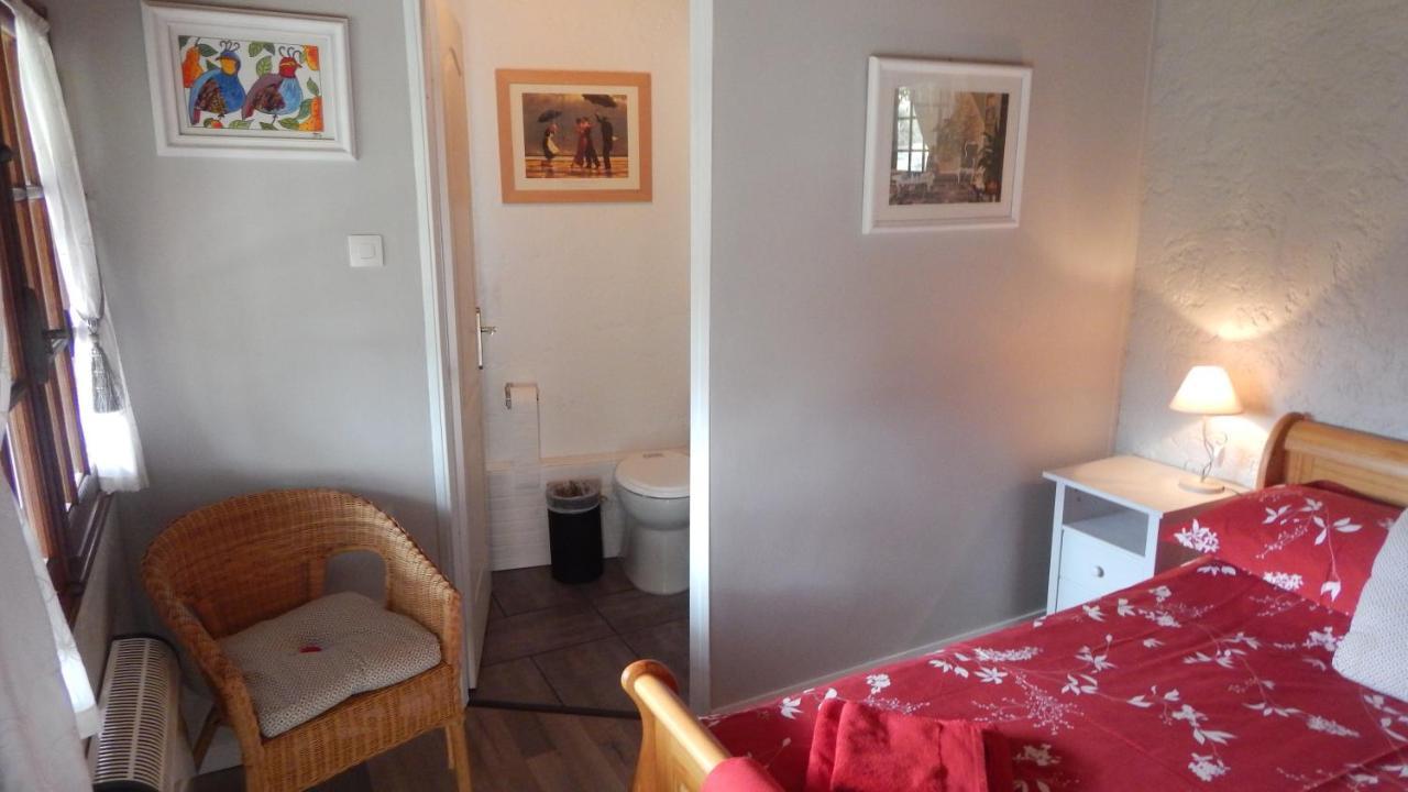 The Petite Chalet Chambre D'Hotes L'Isle-Jourdain  Εξωτερικό φωτογραφία