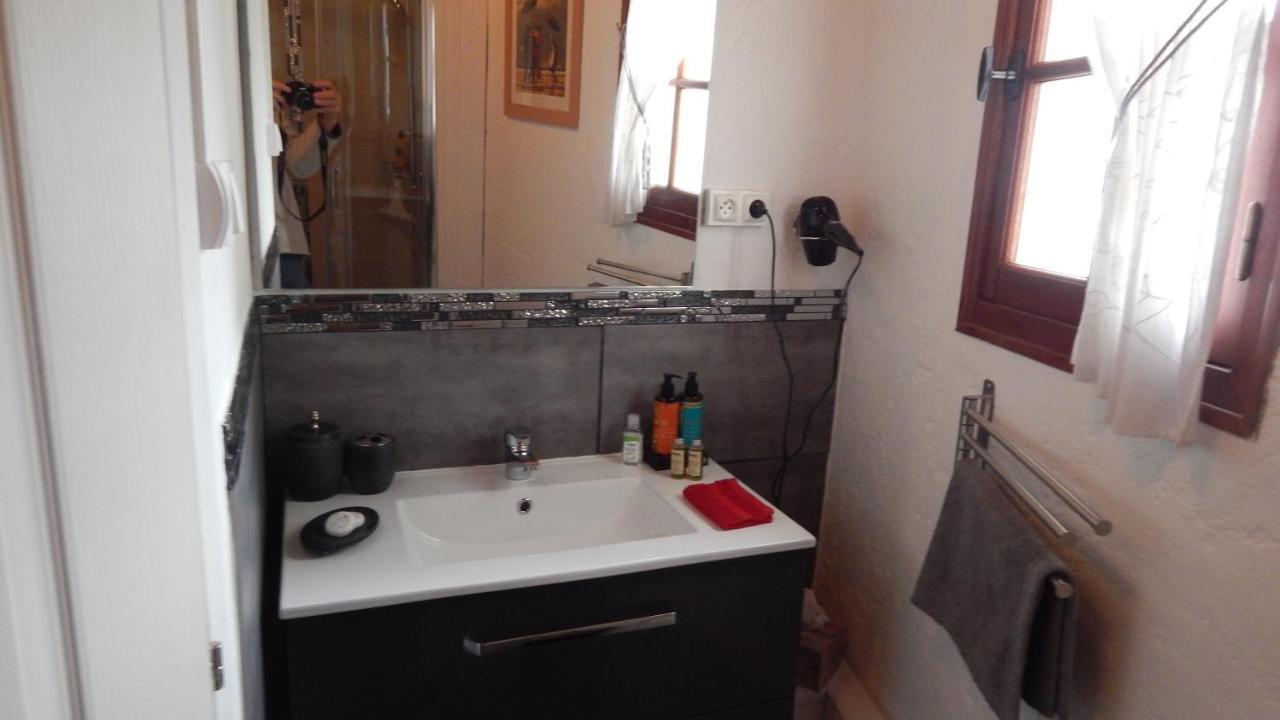 The Petite Chalet Chambre D'Hotes L'Isle-Jourdain  Εξωτερικό φωτογραφία