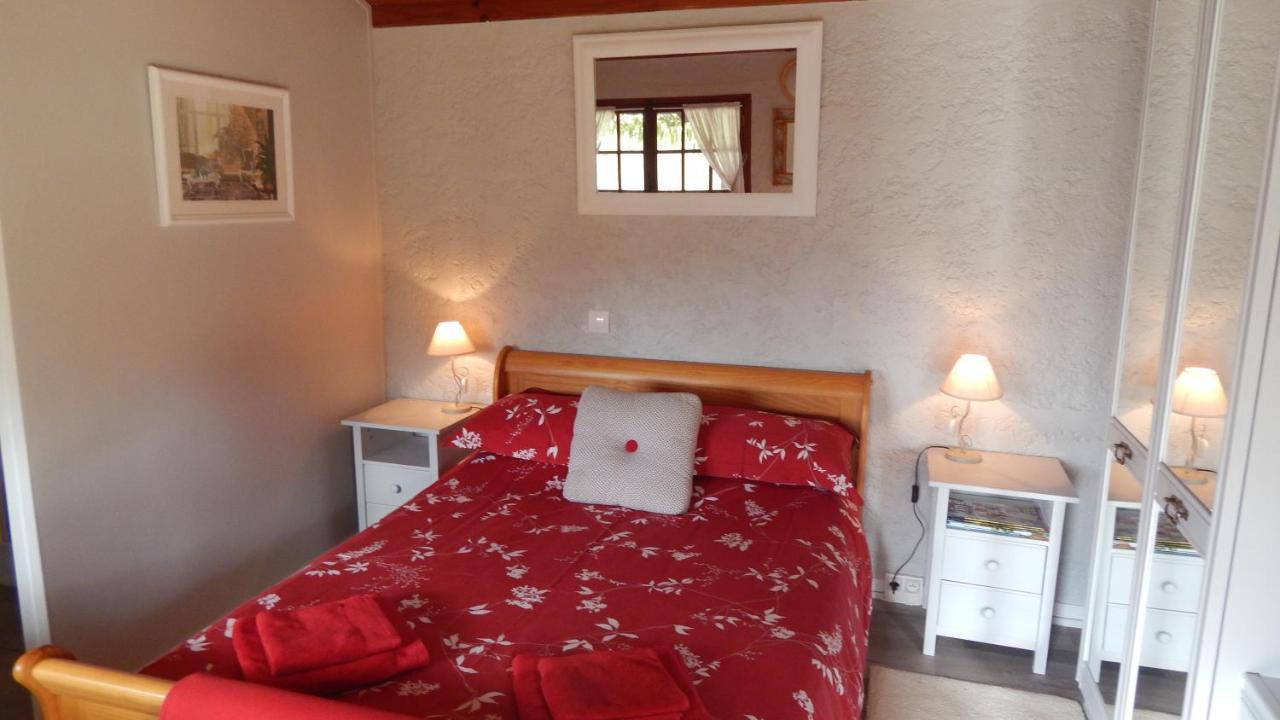 The Petite Chalet Chambre D'Hotes L'Isle-Jourdain  Εξωτερικό φωτογραφία