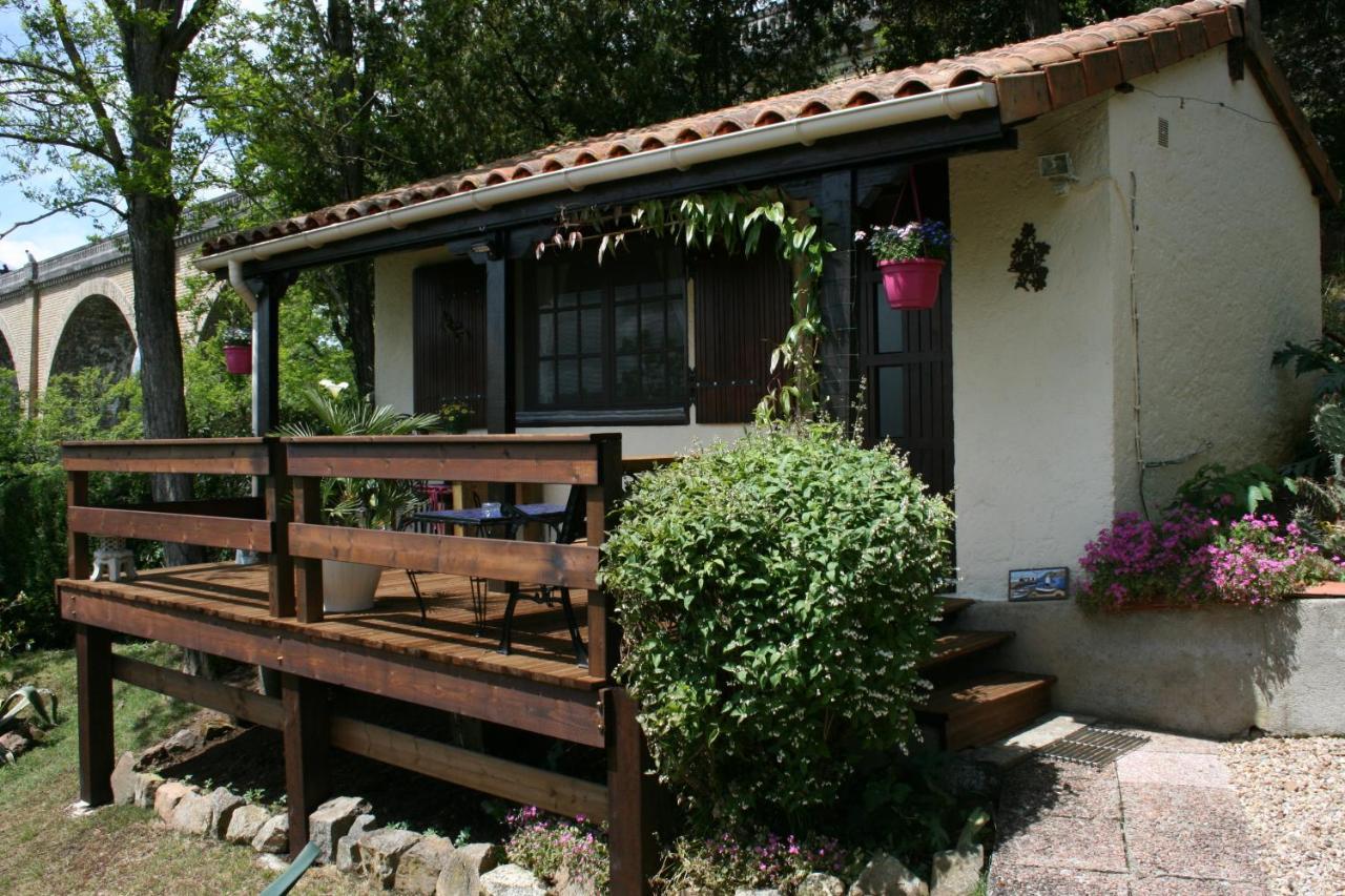 The Petite Chalet Chambre D'Hotes L'Isle-Jourdain  Εξωτερικό φωτογραφία